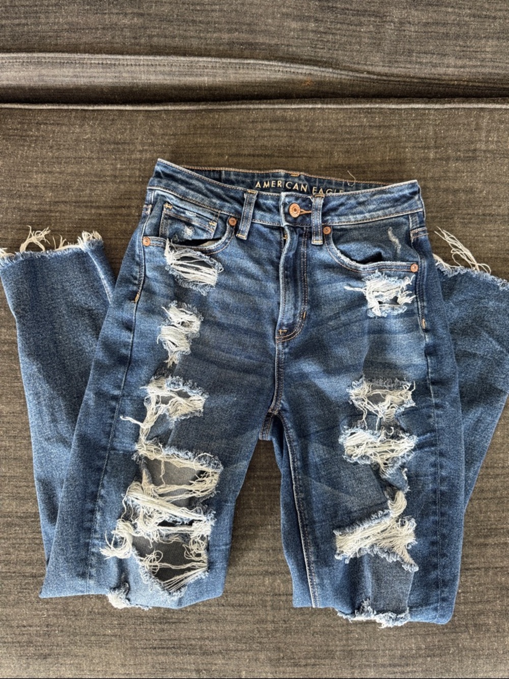 American Eagle Outfitters Women's Ripped Dark Blue Skinny Jeans with stretch